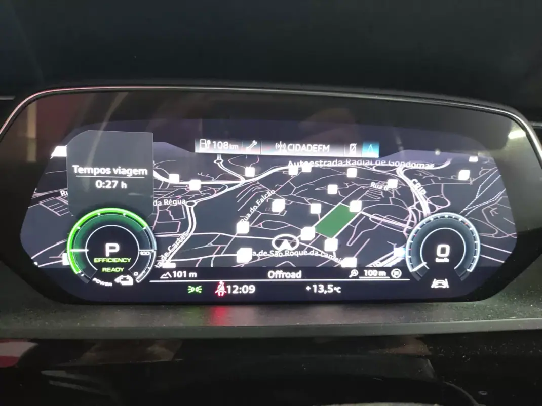 Audi e-tron 2020 - 25900 EUR, 87000 km - AUTO.MOTO.pt - 87000km - foto 4 de 17