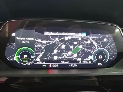 Audi e-tron 2020 - 25900 EUR, 87000 km - AUTO.MOTO.pt - 87000km - foto 4 de 17