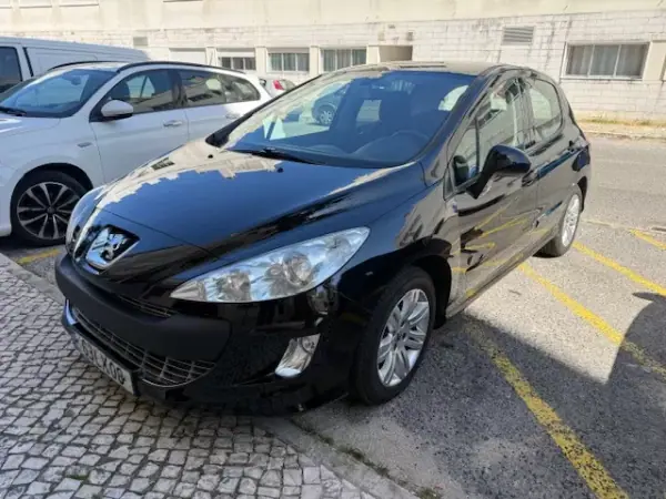 Peugeot 308 2011 - 7400 EUR, 143000 km - AUTO.MOTO.pt - 143000km - foto 8 de 31