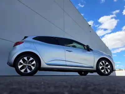 Renault Clio 2023 - 14900 EUR, 55991 km - AUTO.MOTO.pt - 55991km - foto 8 de 26