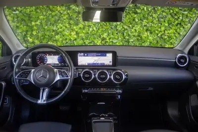 Mercedes-Benz A 250 Limousine 2023 - 31900 EUR, 33000 km - AUTO.MOTO.pt - 33000km - foto 12 de 14