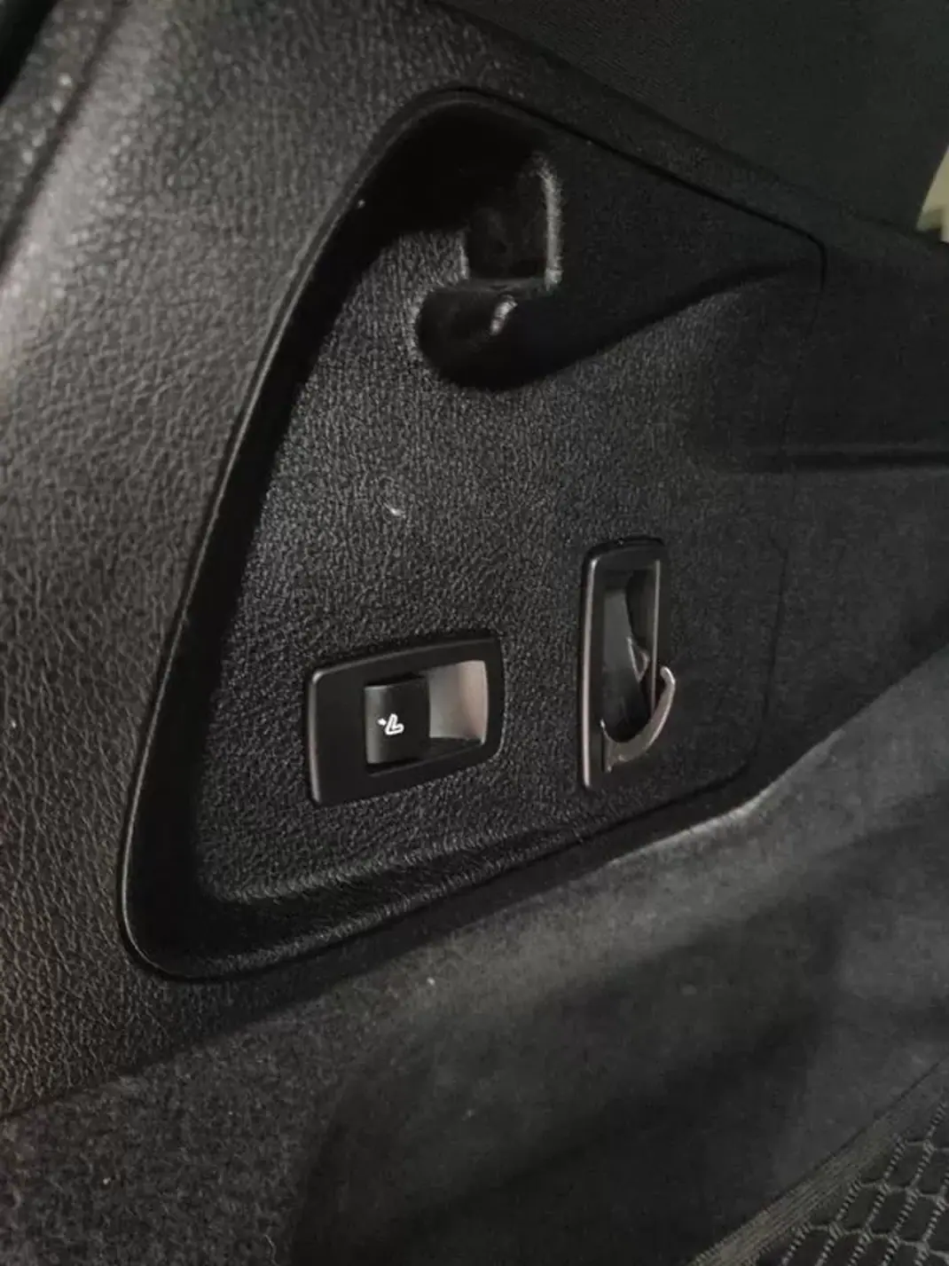 BMW 218 Gran Tourer 2015 - 17250 EUR, 190800 km - AUTO.MOTO.pt - 190800km - foto 33 de 35