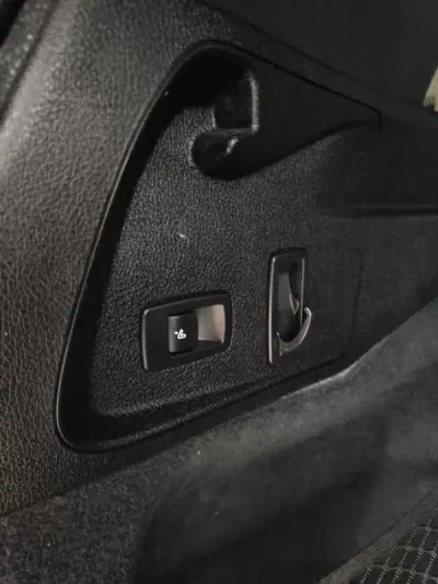 BMW 218 Gran Tourer 2015 - 17250 EUR, 190800 km - AUTO.MOTO.pt - 190800km - foto 33 de 35