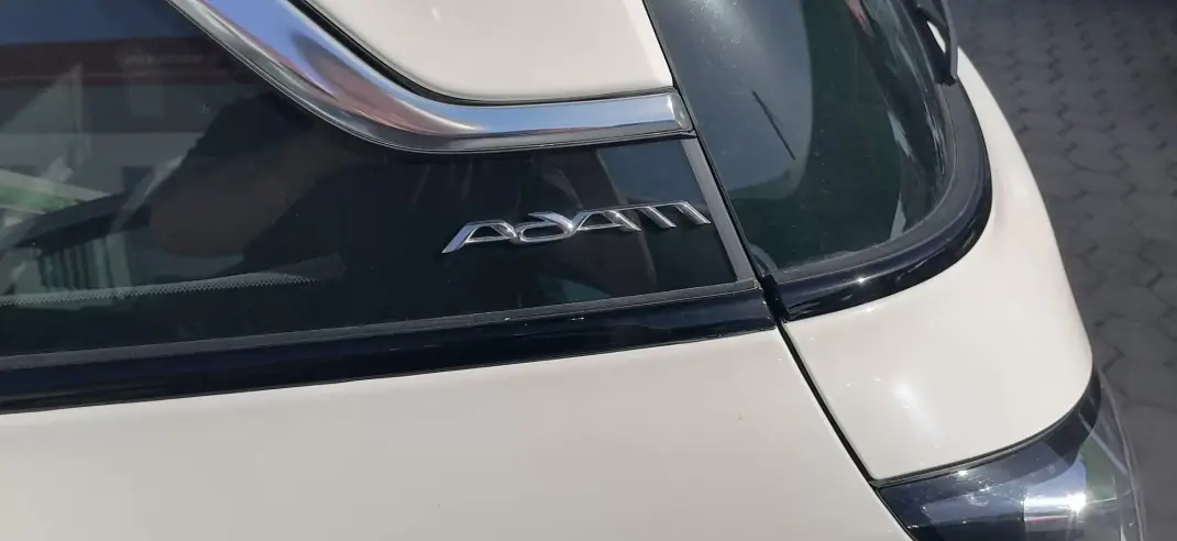 Opel Adam 2019 - 12800 EUR, 15040 km - AUTO.MOTO.pt - 15040km - foto 8 de 12