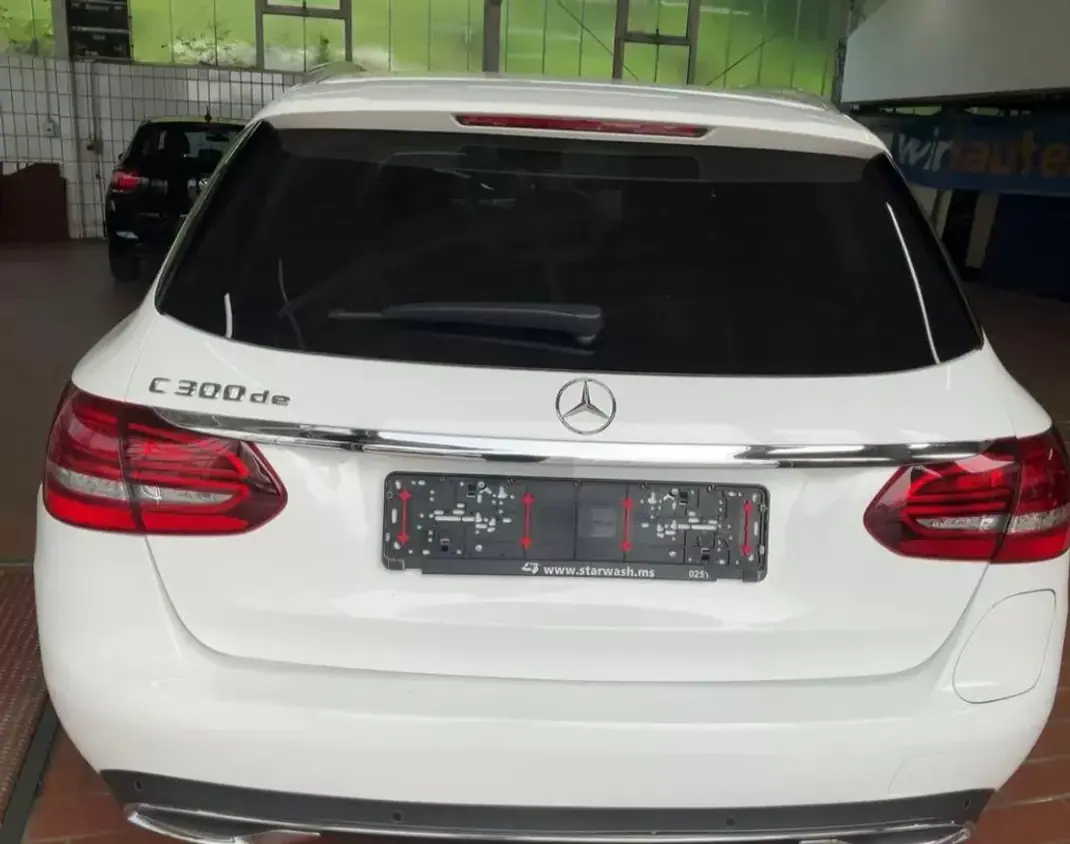 Mercedes-Benz C 300 2020 - 23999 EUR, 59016 km - AUTO.MOTO.pt - 59016km - foto 4 de 13