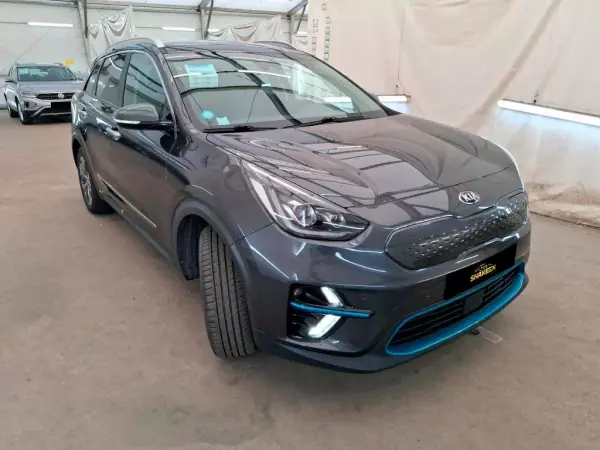 Kia e-Niro 2022 - 23550 EUR, 69835 km - 69835km - foto 2 de 9