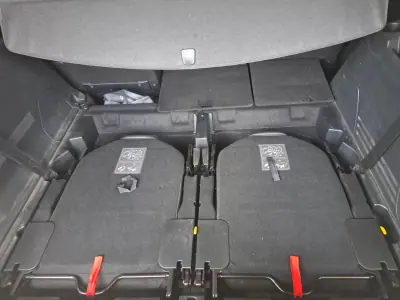 Peugeot 5008 2017 - 12950 EUR, 234201 km - AUTO.MOTO.pt - 234201km - foto 31 de 35