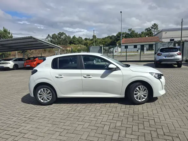 Peugeot 208 2021 - 14950 EUR, 68700 km - AUTO.MOTO.pt - 68700km - foto 5 de 27
