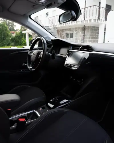 Opel Corsa-e 2022 - 17900 EUR, 69457 km - AUTO.MOTO.pt - 69457km - foto 17 de 32