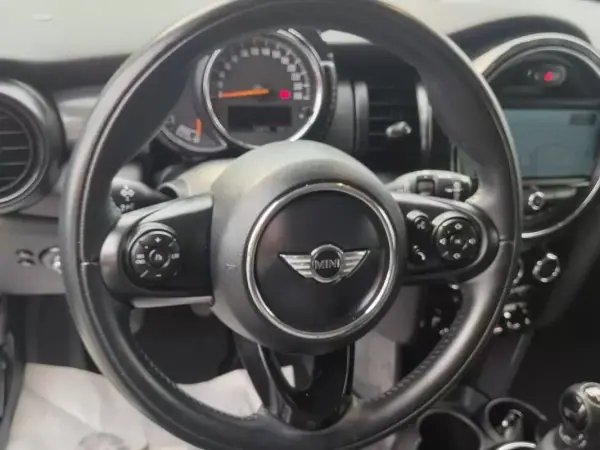 MINI Cooper 2016 - 14740 EUR, 119000 km - AUTO.MOTO.pt - 119000km - foto 8 de 14