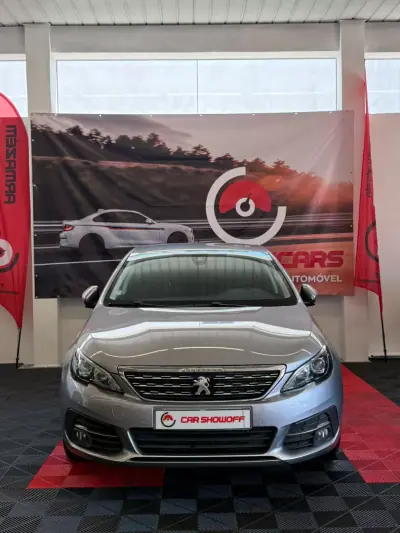 Peugeot 308 2018 - 10900 EUR, 132000 km - AUTO.MOTO.pt - 132000km - foto 2 de 8