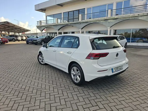 Volkswagen Golf 2021 - 16750 EUR, 61800 km - AUTO.MOTO.pt - 61800km - foto 8 de 28