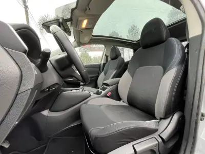 Nissan Qashqai 2017 - 18500 EUR, 128000 km - AUTO.MOTO.pt - 128000km - foto 12 de 27