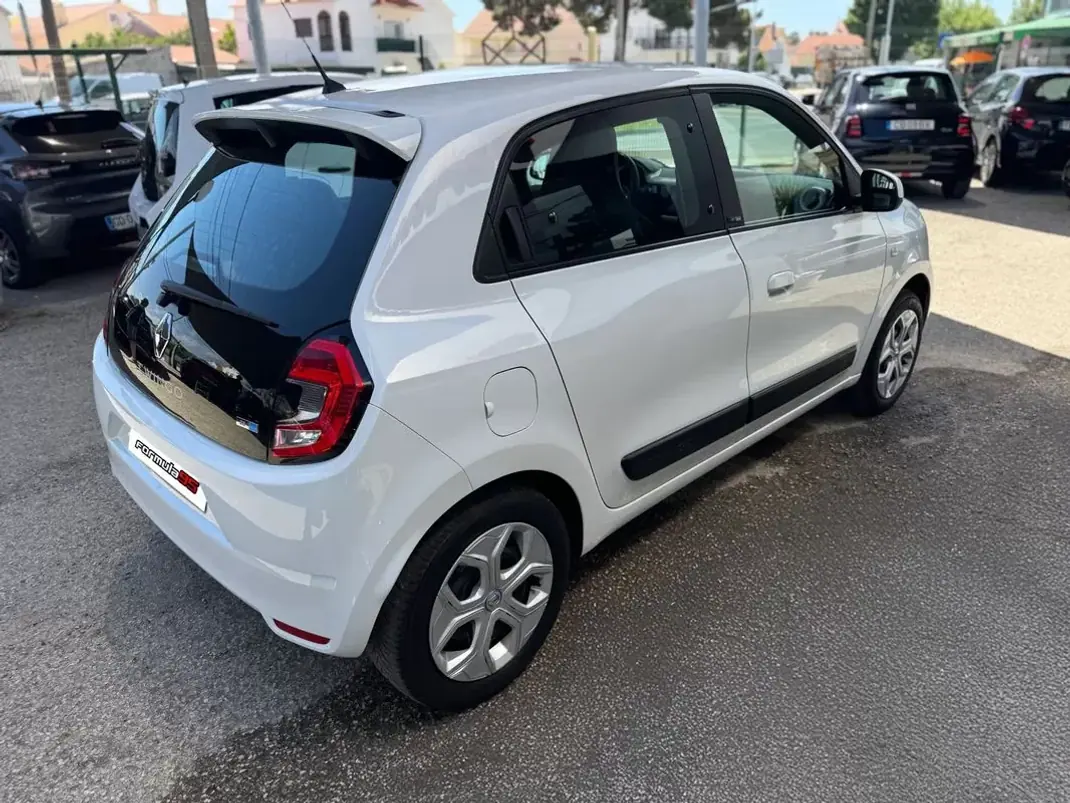 Renault Twingo 2021 - 13900 EUR, 48785 km - AUTO.MOTO.pt - 48785km - foto 21 de 22