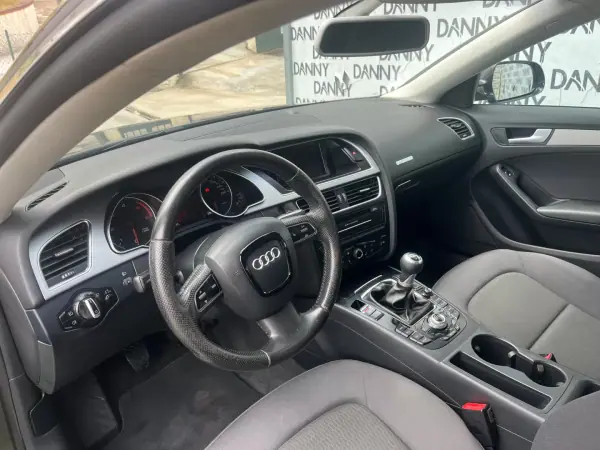 Audi A5 Sportback 2011 - 13990 EUR, 223000 km - AUTO.MOTO.pt - 223000km - foto 12 de 12