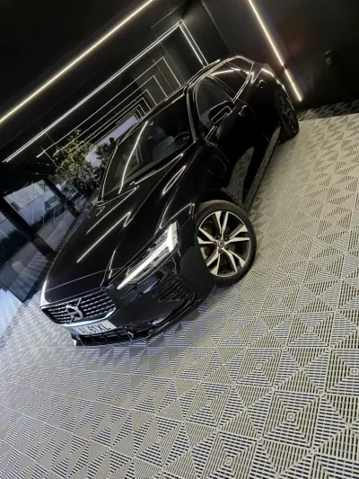 Volvo V60 2021 - 30750 EUR, 99000 km - AUTO.MOTO.pt - 99000km - foto 3 de 24