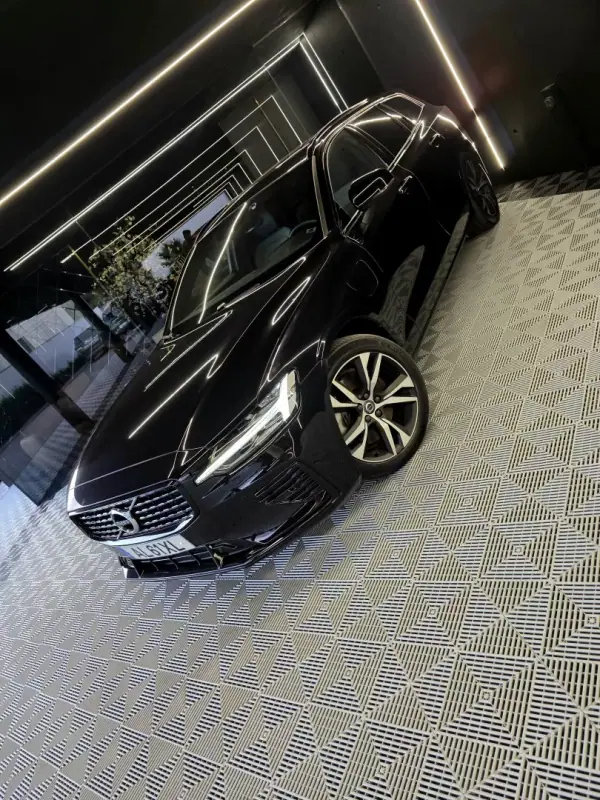 Volvo V60 2021 - 30750 EUR, 99000 km - AUTO.MOTO.pt - 99000km - foto 3 de 24