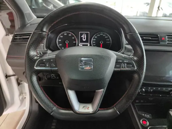 SEAT Ibiza 2020 - 15350 EUR, 34000 km - AUTO.MOTO.pt - 34000km - foto 25 de 38