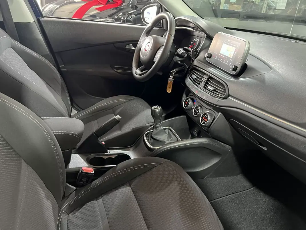 Fiat Tipo 2019 - 10800 EUR, 126458 km - AUTO.MOTO.pt - 126458km - foto 18 de 23