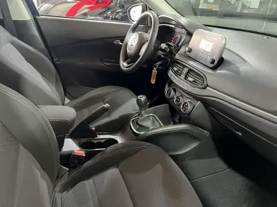Fiat Tipo 2019 - 10800 EUR, 126458 km - AUTO.MOTO.pt - 126458km - foto 18 de 23