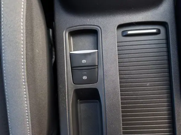 Ford Focus 2018 - 12990 EUR, 90000 km - AUTO.MOTO.pt - 90000km - foto 11 de 36