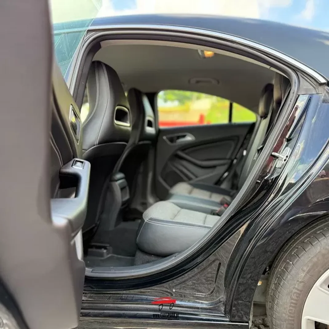 Mercedes-Benz CLA 180 2015 - 17500 EUR, 184000 km - AUTO.MOTO.pt - 184000km - foto 22 de 22