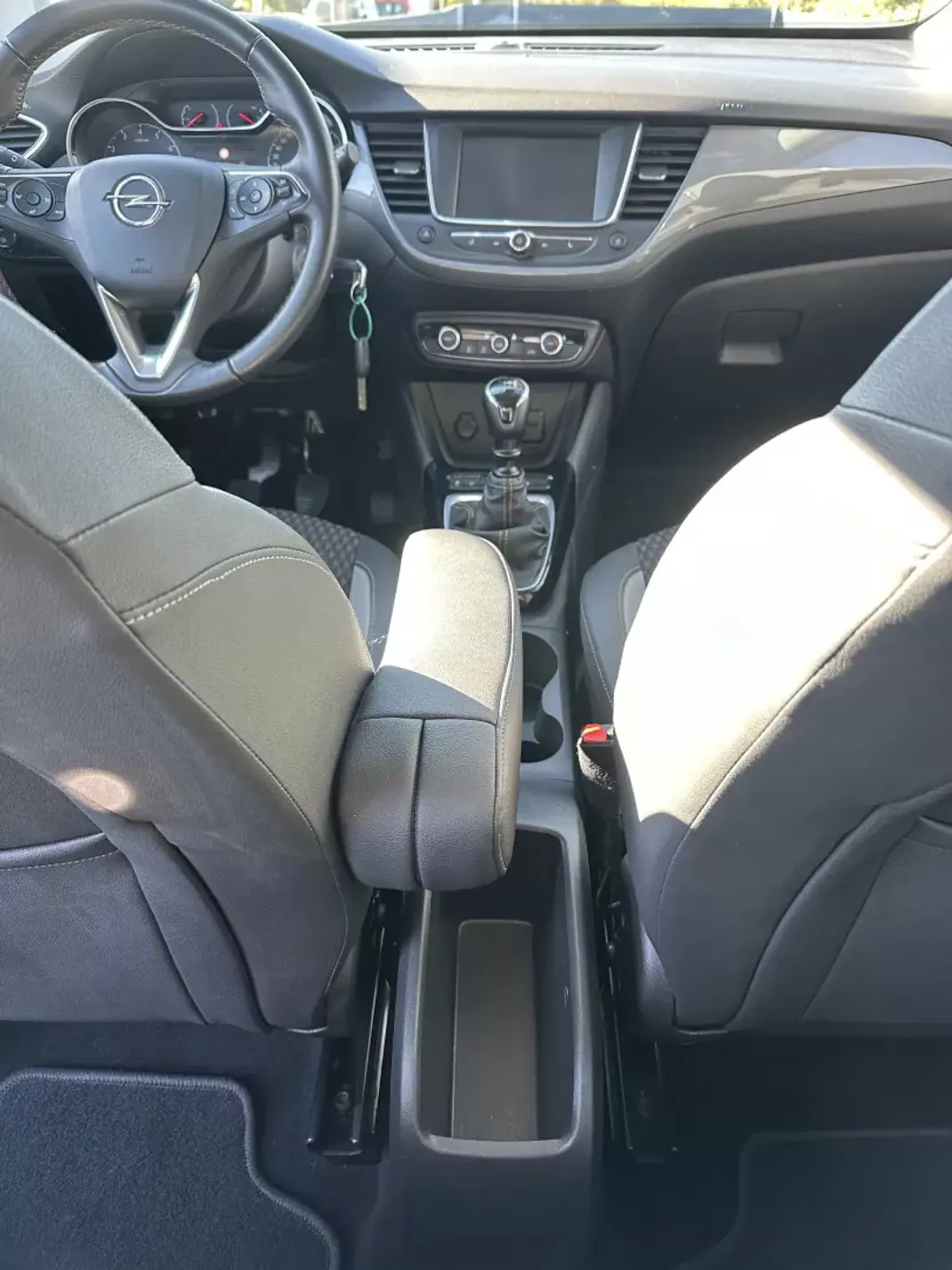 Opel Crossland X 2020 - 14900 EUR, 95000 km - 95000km - foto 39 de 51