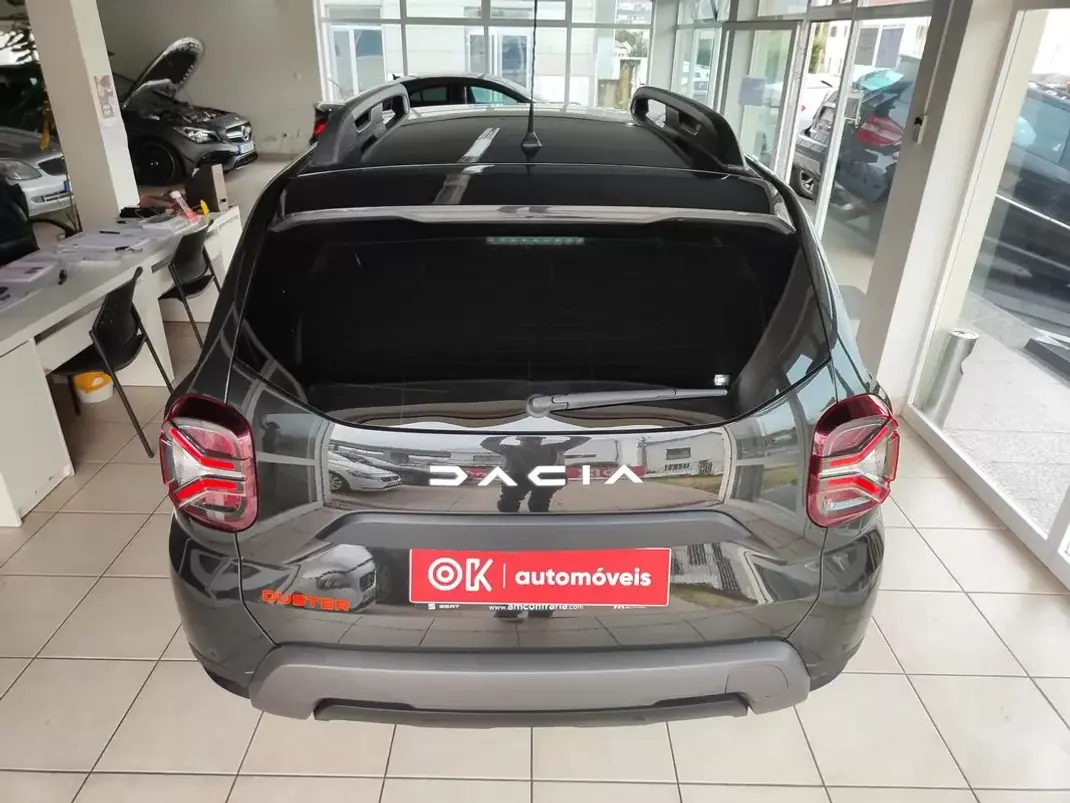 Dacia Duster 2023 - 16750 EUR, 65400 km - AUTO.MOTO.pt - 65400km - foto 10 de 35