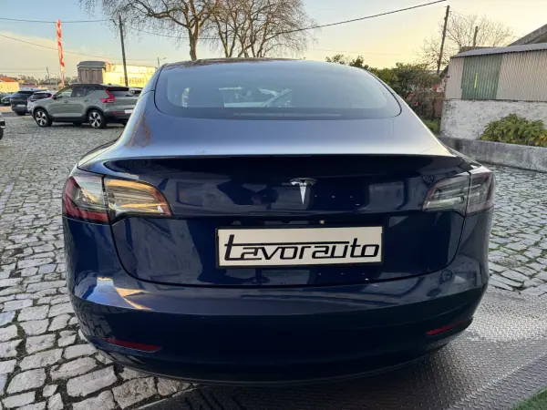 Tesla Model 3 2021 - 26500 EUR, 105000 km - AUTO.MOTO.pt - 105000km - foto 8 de 37