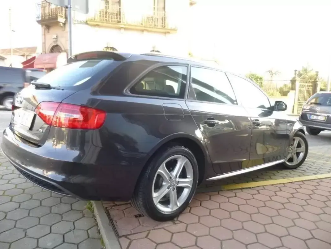 Audi A4 Avant 2015 - 14300 EUR, 199800 km - 199800km - foto 3 de 14