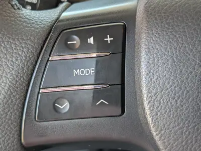 Lexus RX 450h 2011 - 12500 EUR, 281814 km - 281814km - foto 23 de 28