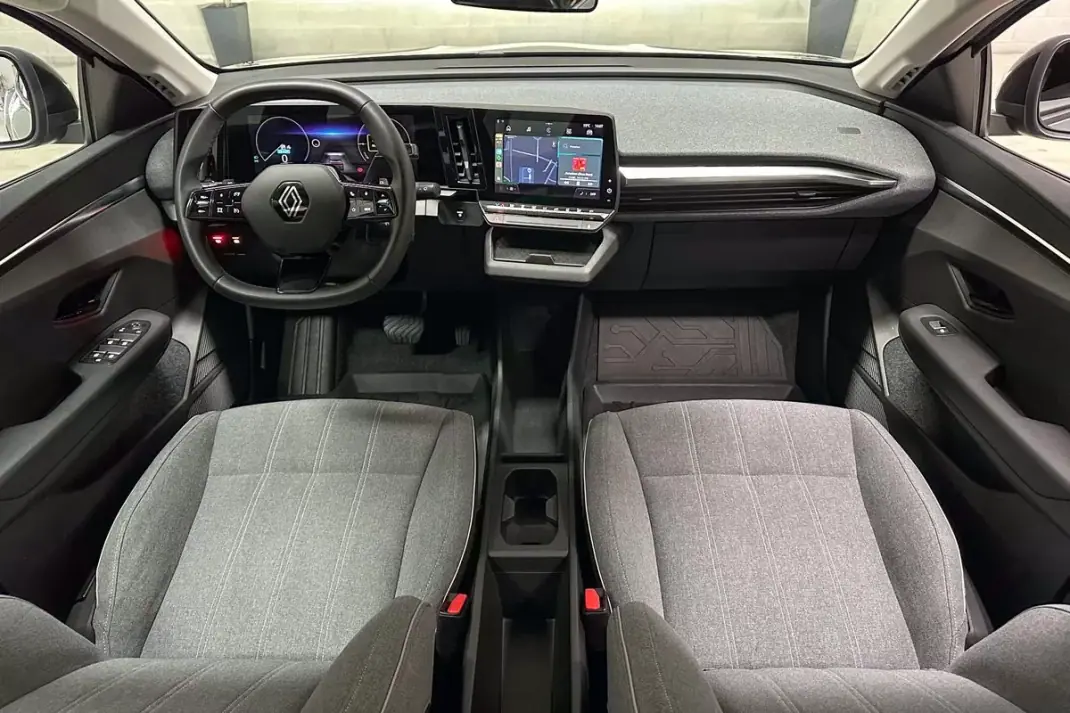 Renault Mégane E-Tech 2022 - 22450 EUR, 57733 km - AUTO.MOTO.pt - 57733km - foto 12 de 40