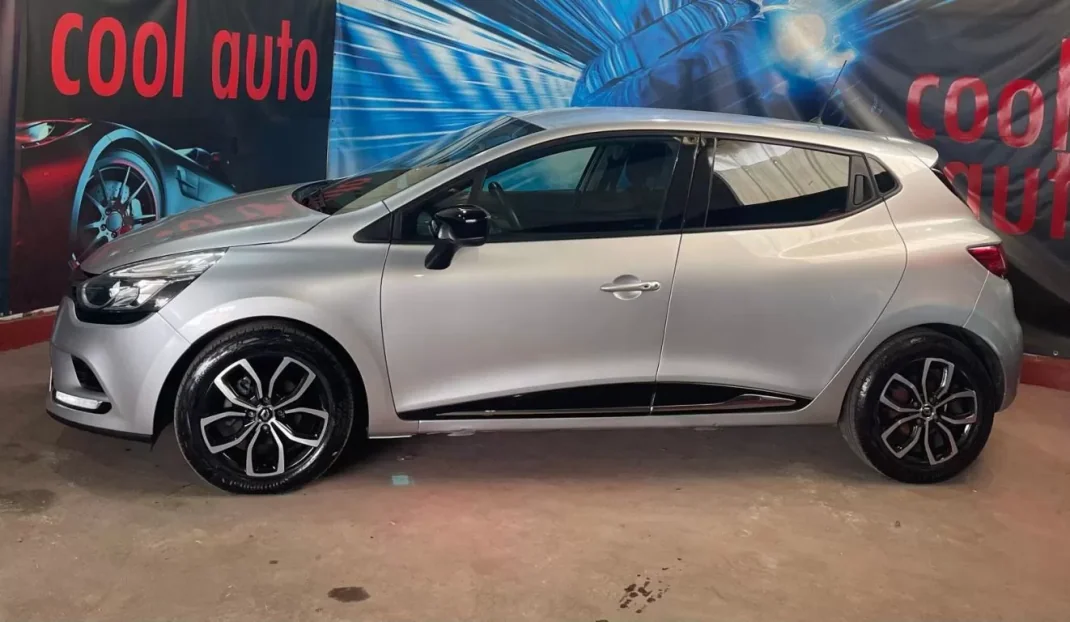 Renault Clio 2019 - 11750 EUR, 106000 km - AUTO.MOTO.pt - 106000km - foto 3 de 45