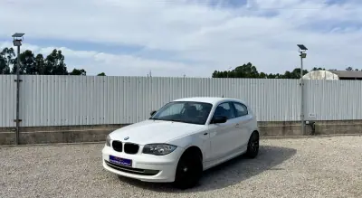 BMW 118 2010 - 12000 EUR, 222000 km - AUTO.MOTO.pt - 222000km - foto 14 de 14