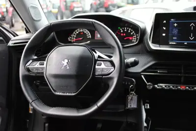 Peugeot 2008 2021 - 18700 EUR, 48176 km - AUTO.MOTO.pt - 48176km - foto 4 de 32