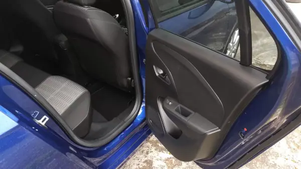 Opel Corsa 2021 - 12999 EUR, 47000 km - AUTO.MOTO.pt - 47000km - foto 19 de 31