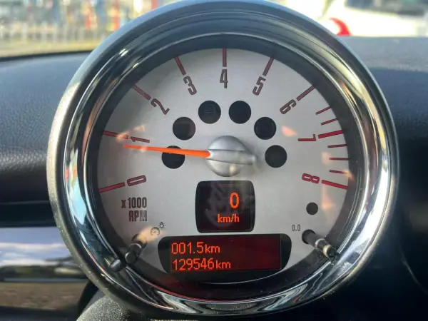MINI Cooper 2012 - 12490 EUR, 129800 km - AUTO.MOTO.pt - 129800km - foto 4 de 20