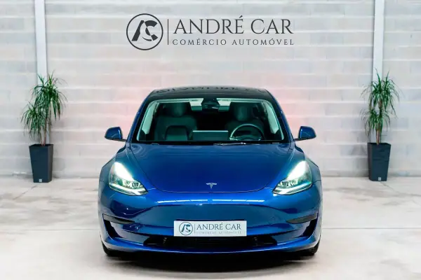 Tesla Model 3 2023 — foto 3 de 57