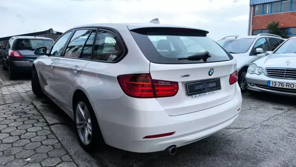 BMW 318 2015 - 12900 EUR, 195000 km - AUTO.MOTO.pt - 195000km - foto 16 de 20