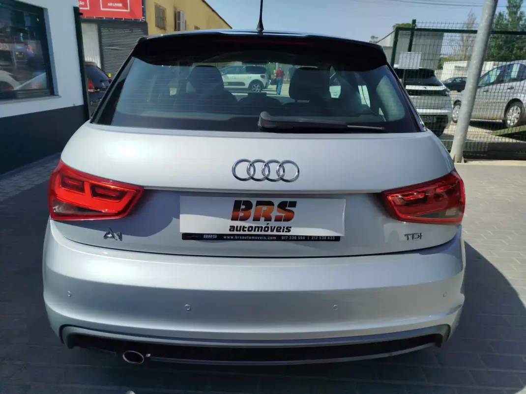 Audi A1 Sportback 2013 - 13750 EUR, 119213 km - 119213km - foto 4 de 18