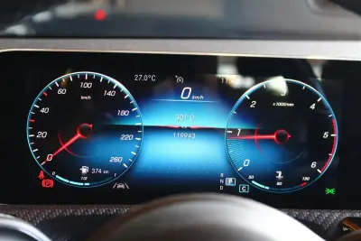 Mercedes-Benz CLA 180 2020 - 23250 EUR, 119000 km - 119000km - foto 17 de 28