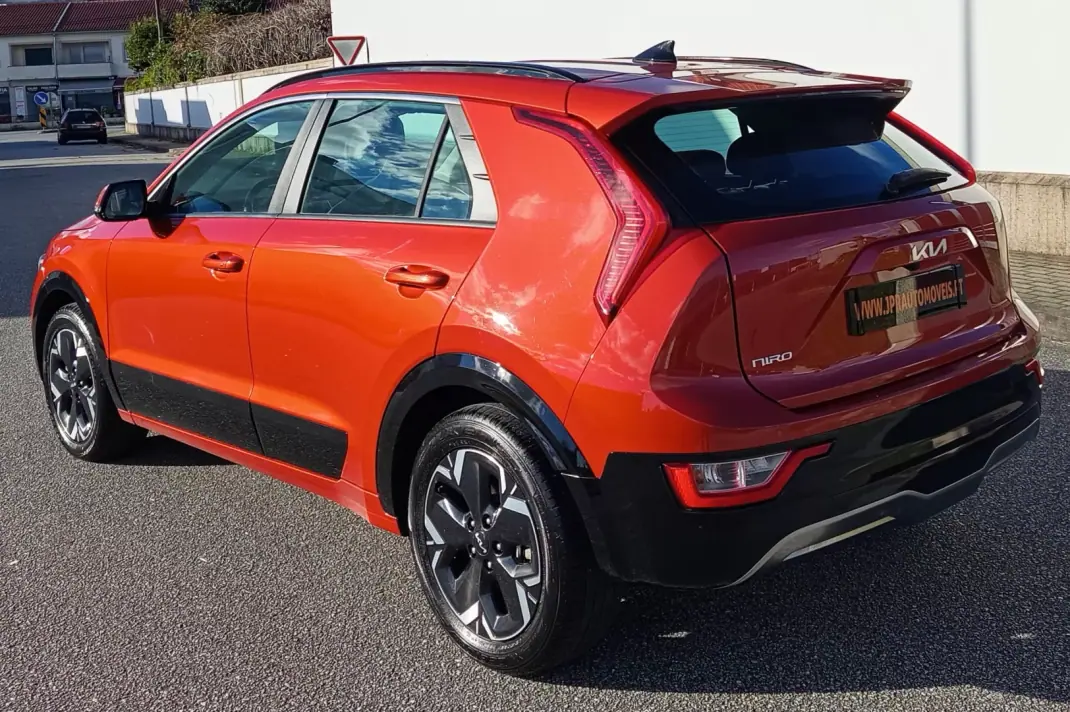 Kia e-Niro 2022 - 24990 EUR, 69900 km - AUTO.MOTO.pt - 69900km - foto 8 de 20