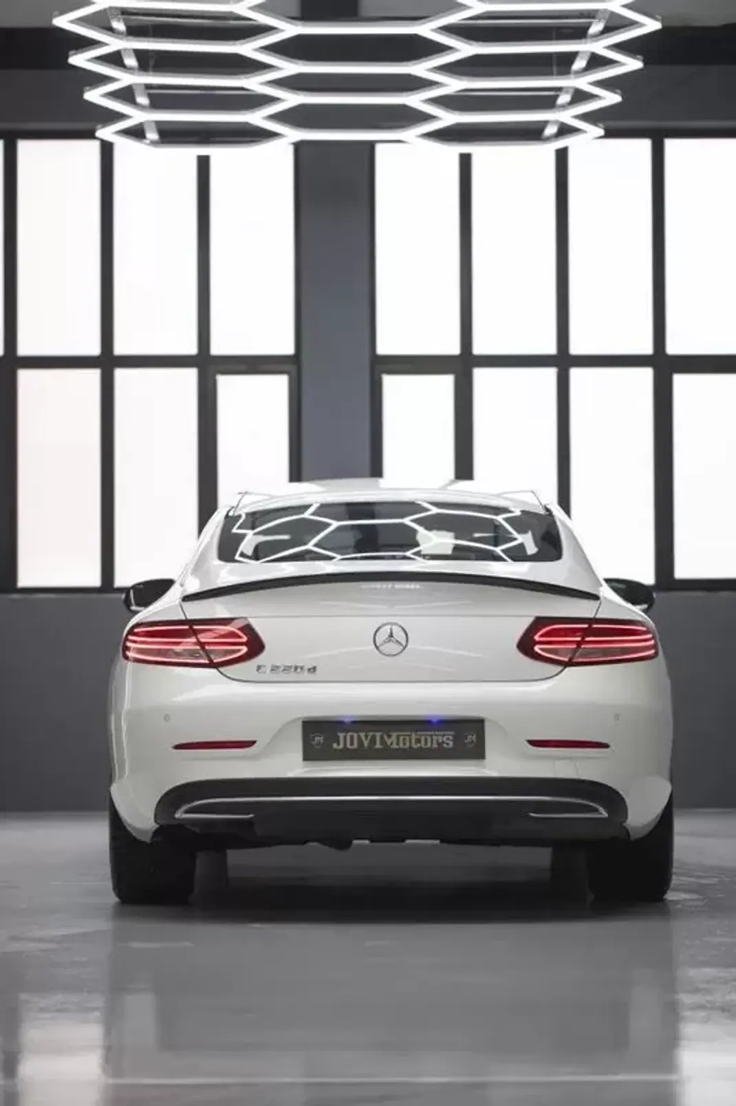 Mercedes-Benz C 220 2017 - 26850 EUR, 184333 km - AUTO.MOTO.pt - 184333km - foto 15 de 17