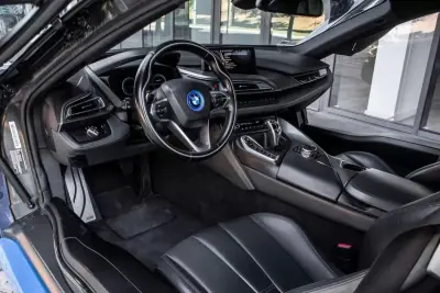 BMW i8 2016 - 61900 EUR, 93668 km - AUTO.MOTO.pt - 93668km - foto 28 de 45
