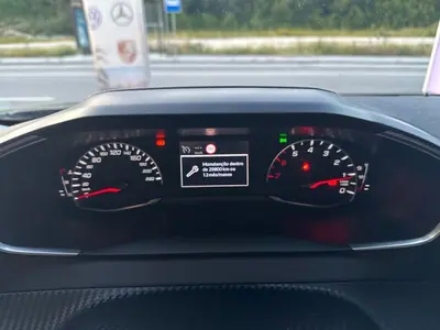 Peugeot 2008 2021 - 16500 EUR, 158900 km - AUTO.MOTO.pt - 158900km - foto 38 de 52