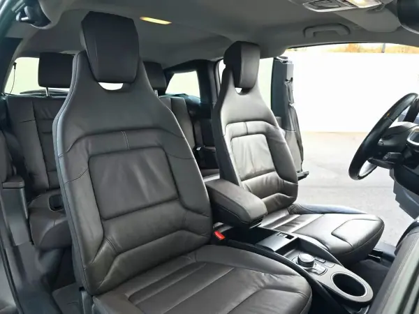 BMW i3 2019 - 12500 EUR, 216000 km - AUTO.MOTO.pt - 216000km - foto 7 de 35