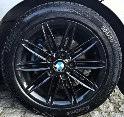 BMW 118 2018 - 9999 EUR, 300000 km - AUTO.MOTO.pt - 300000km - foto 20 de 24