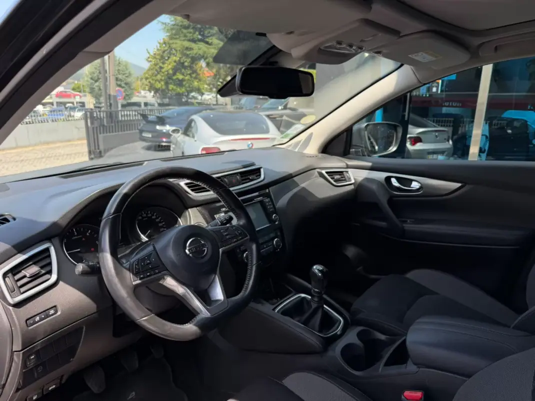 Nissan Qashqai 2018 - 18900 EUR, 137000 km - 137000km - foto 4 de 5