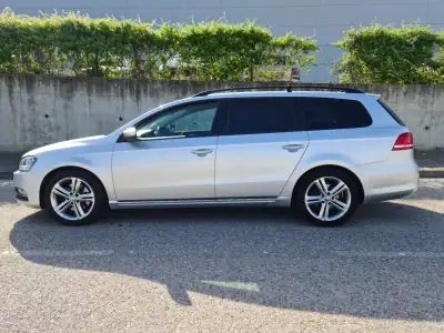 Volkswagen Passat Variant 2014 - 10750 EUR, 222000 km - AUTO.MOTO.pt - 222000km - foto 4 de 26
