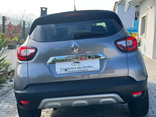 Renault Captur 2019 - 16990 EUR, 90898 km - AUTO.MOTO.pt - 90898km - foto 20 de 37